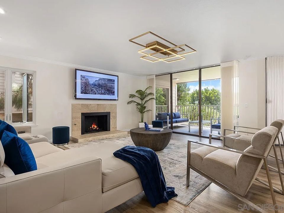 Zeenat Chandrasekhar, licensed real estate agent with HomeSmart Realty West in San Diego County